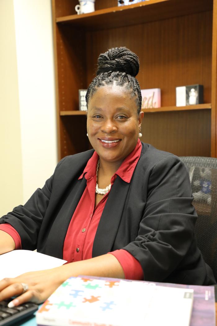 headshot of letitia smiling