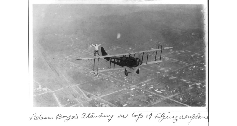 “Miss Lillian Boyer, aerial acrobat,” on the wing of an airplane, 1922. Courtesy of the Library of Congress Prints and Photographs Division. 