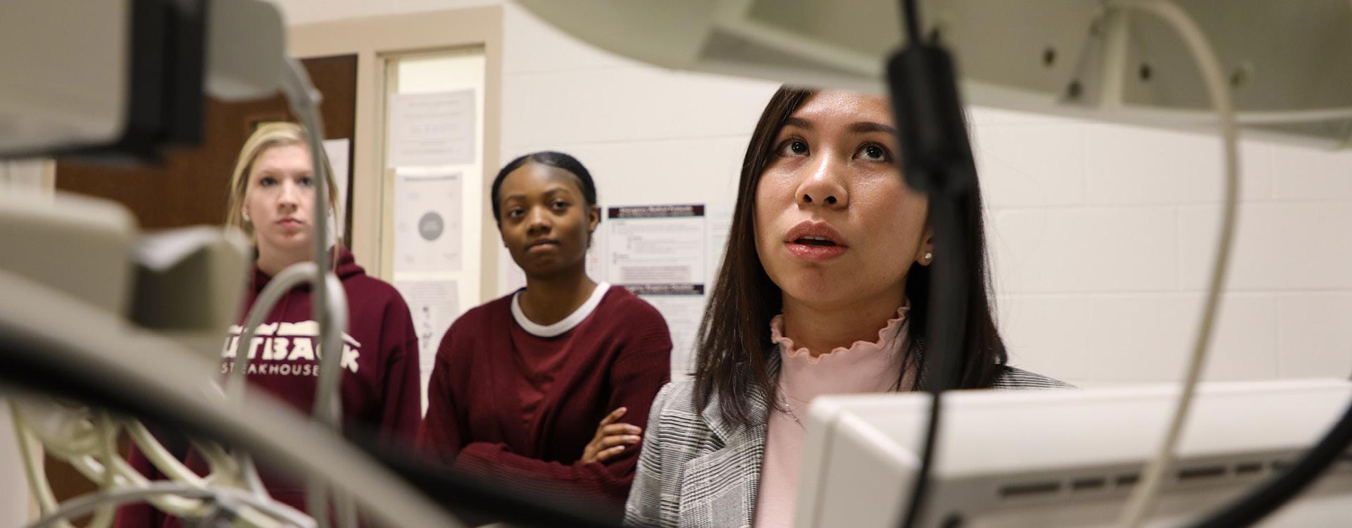 instructor and students view respiratory monitor